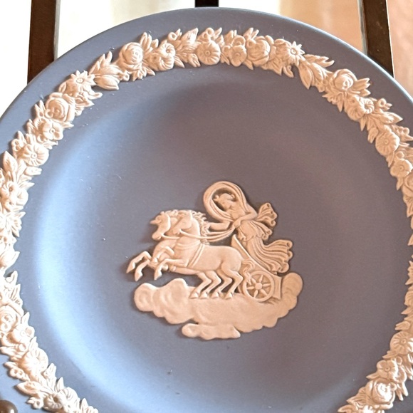 Vintage Blue Jasperware Chariot Mini Plate - Picture 2 of 4